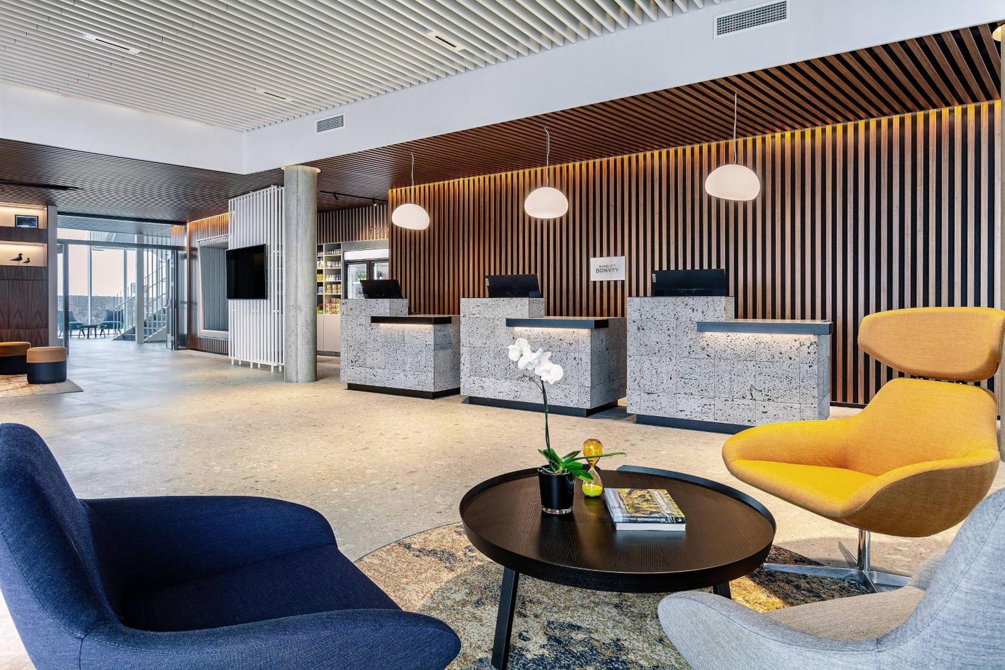 Courtyard By Marriott Reykjavik Keflavik Airport Hotel Bagian luar foto